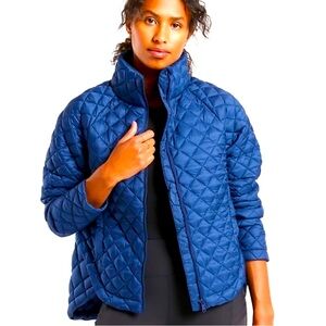 Athleta WHISPER FEATHERLESS PUFFER
JACKET